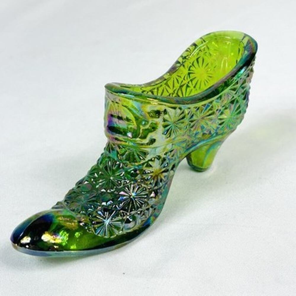 Vtg LE Smith Iridescent Green Glass Daisy & Button Shoe 6"
